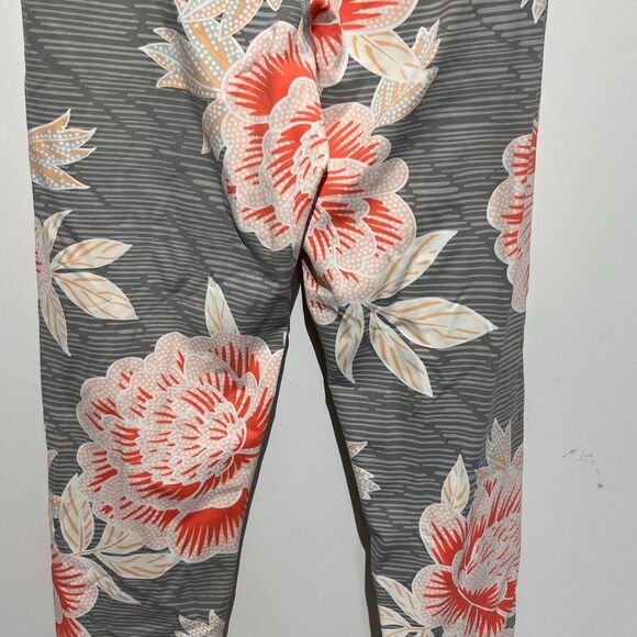 Aerie Chill Play Move Pink Grey Floral Leggings Size Medium - Picture 7 of 10